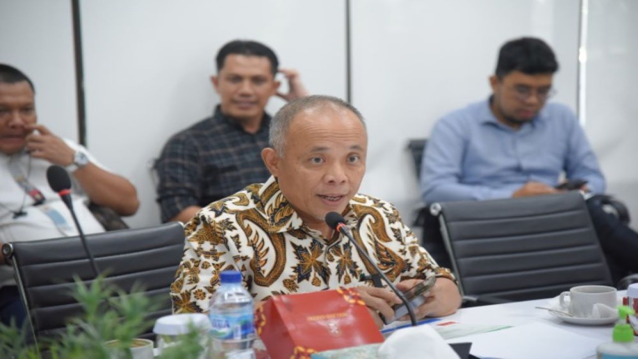 Anggota Komisi VII DPR RI, Nurhasan Zaidi saat mengikuti pertemuan Tim Kunspek Komisi VII DPR RI di Kantor PT Pertamina EP Lapangan Subang, Provinsi Jawa Barat, Kamis (15/6/2023). (Kiki/nr)