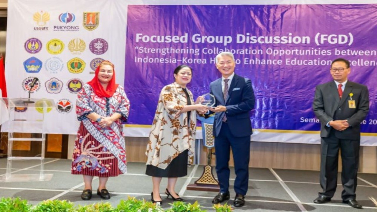 Ketua DPR RI Dr (H.C) Puan Maharani saat menghadiri FGD tentang implementasi kerjasama konsorsium antar sejumlah perguruan tinggi di Indonesia dengan Pukyong National University, Korea Selatan di kampus UNNES, Semarang, Kamis (22/6/2023). (Ist/nr)