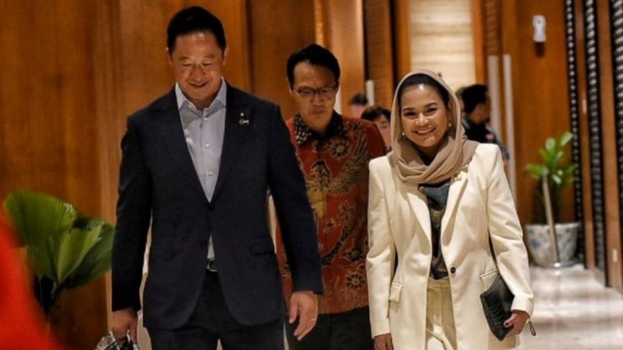 Ketua Grup Kerja Sama Bilateral (GKSB) Badan Kerja Sama Antar-Parlemen (BKSAP) DPR RI-Parlemen Jepang Puti Guntur Soekarno saat menerima kunjungan kehormatan Parlemen Jepang di Ruang Delegasi, Gedung Nusantara III DPR RI, Senayan, Jakarta, Selasa (27/6/2023). (Tari/Man)