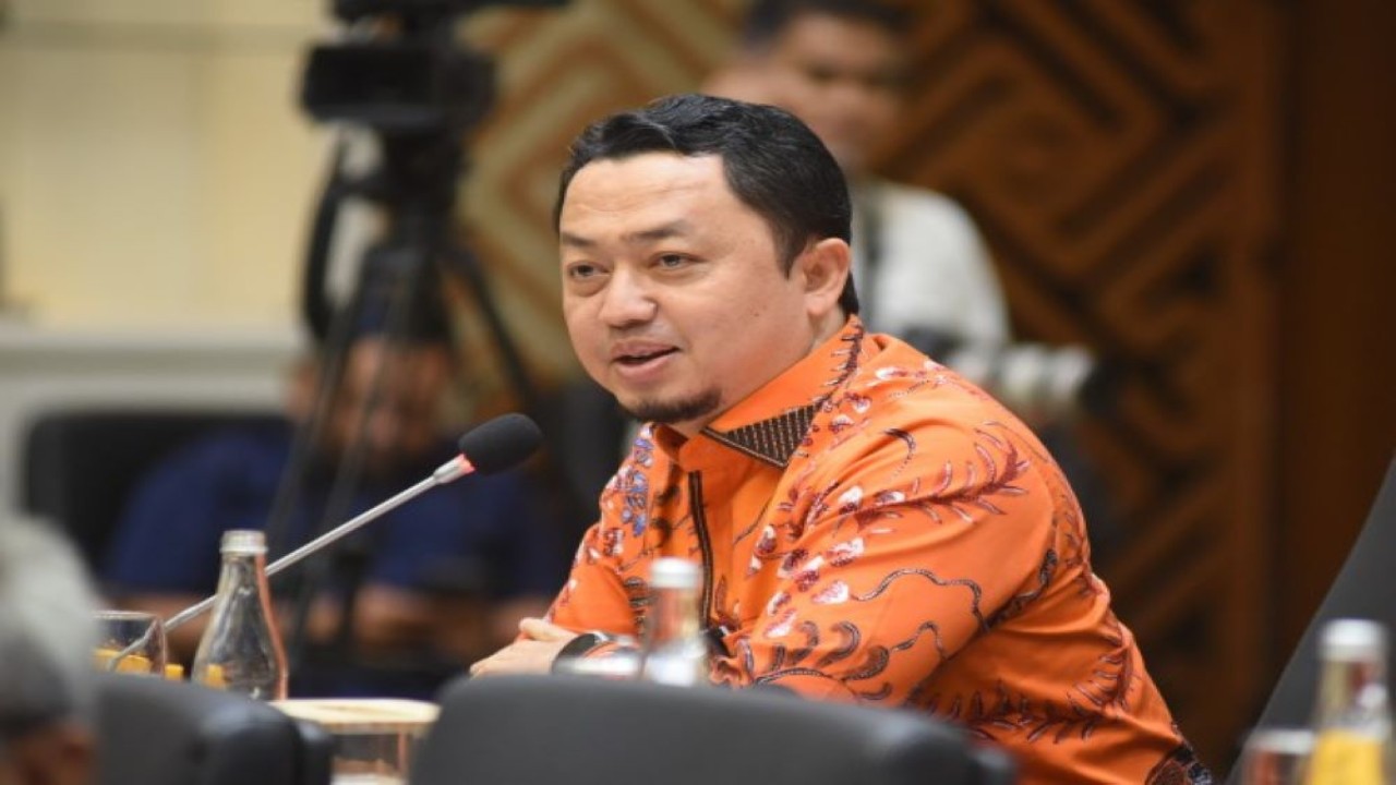 Legislator Fraksi PKS DPR RI, Syahrul Aidi Maazat dalam Rapat Panja RUU desa di Kompleks Parlemen, Jakarta, Senin (26/6/2023). (Devi/Man)