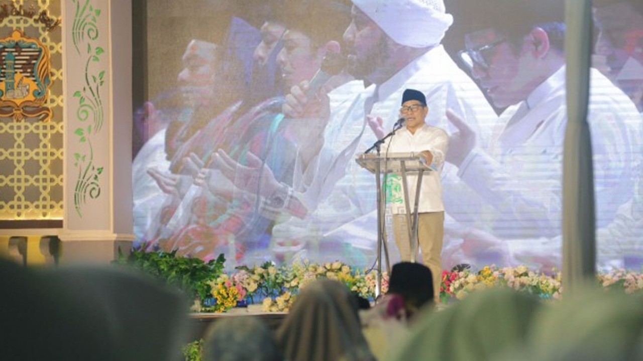 Wakil Ketua DPR RI bidang Koordinator Kesejahteraan Rakyat (Korkesra) Abdul Muhaimin Iskandar saat menghadiri Haflah Attasyakur Lil Ikhtitam ke-6 Asrama Pelajar Islam (API) Pondok Pesantren Syubbanul Wathon Giri, Secang, Magelang, Jawa Tengah pada Selasa (20/6/2023). Foto : Ist/Man