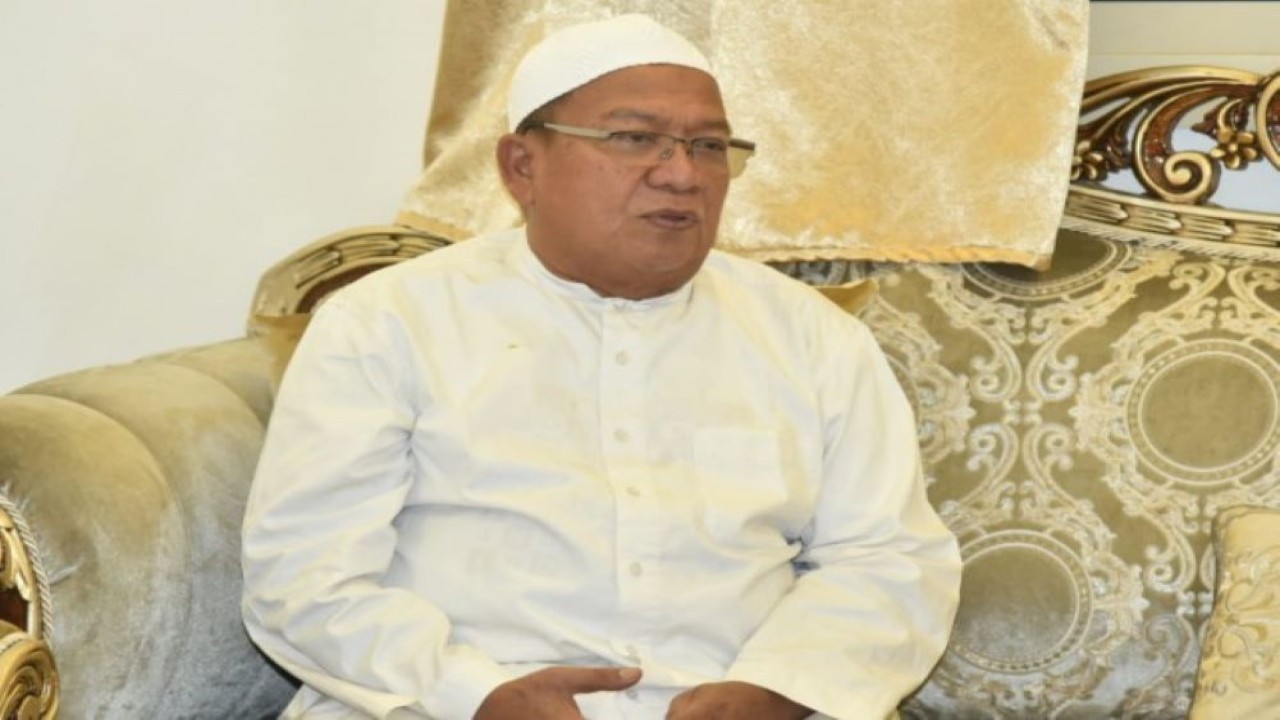 Anggota Timwas Haji DPR Abdul Wachid saat diwawancarai Parlementaria di Madinah, Rabu (5/7/2023). (Oji/nr)