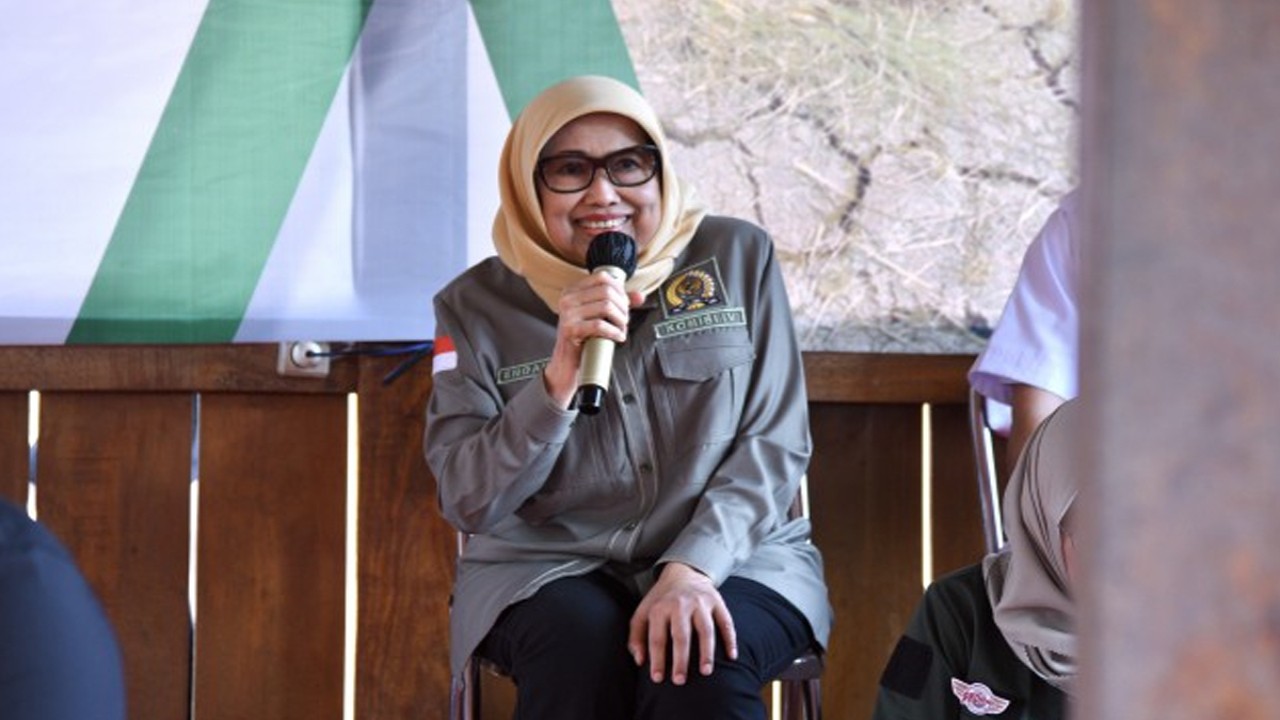 Anggota Komisi IV DPR RI Endang Setyawati Thohari saat mengikuti pertemuan Kunker Reses Komisi IV DPR RI ke Kabupaten Cianjur, provinsi Jawa Barat. Foto: Tiara/nr