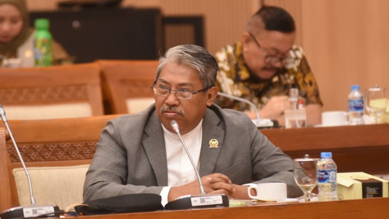 Anggota Komisi VII DPR RI Mulyanto saat mengikuti pertemuan Komisi VII menerima audiensi Plt. Bupati Kutai Barat, MNP Law Firm PT Trubaindo Coal Mining di Senayan, Jakarta, Rabu (5/7/2023). Foto: Mentari/nr