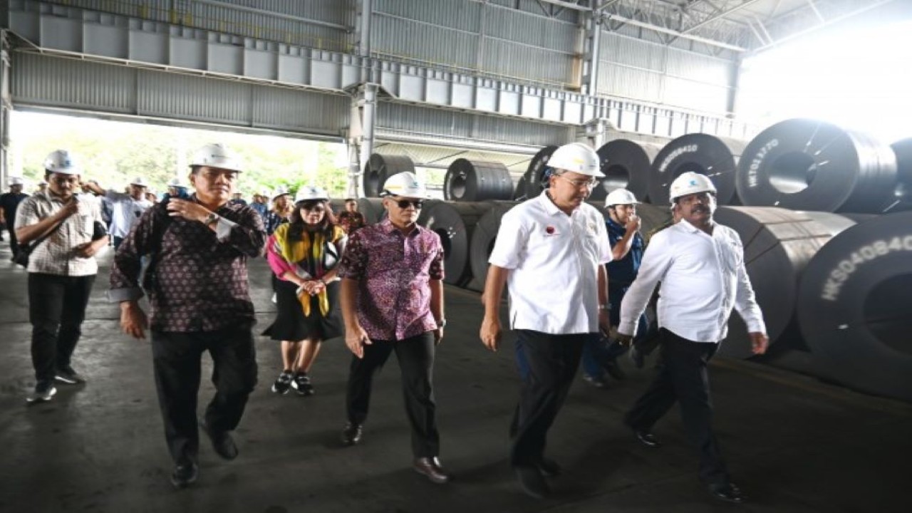 Wakil Ketua Komisi VI DPR RI Aria Bima saat memimpin Kunjungan Kerja Spesifik Komisi VI DPR RI ke PT. Krakatau Steel, Cilegon, Provinsi Banten, Rabu (5/7/2023). (Prima/nr)