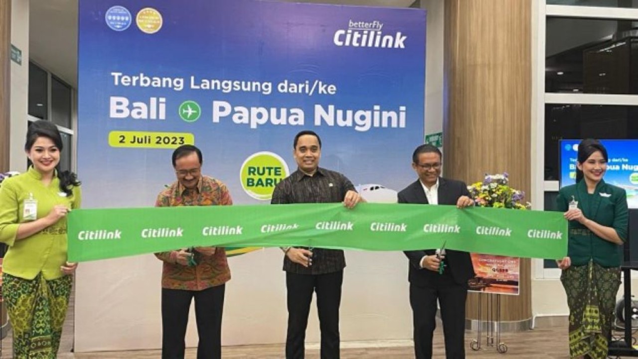 Anggota Komisi VI DPR RI Putu Supama Rudana saat peresmian penerbangan rute Bali-Papua Nugini di Bandara Internasional Ngurah Rai. (Ist/nr)