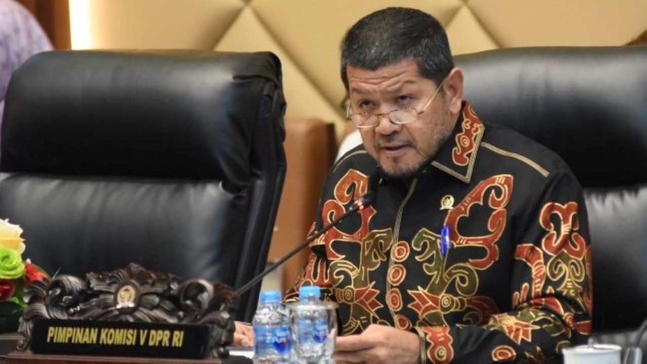 Wakil Ketua Komisi V RI Roberth Rouw dalam Rapat Konsultasi antara DPR RI dengan Pemerintah, di Gedung Nusantara II, DPR RI, Senayan, Jakarta, Senin (10/7/2023).  (Arief/Man)