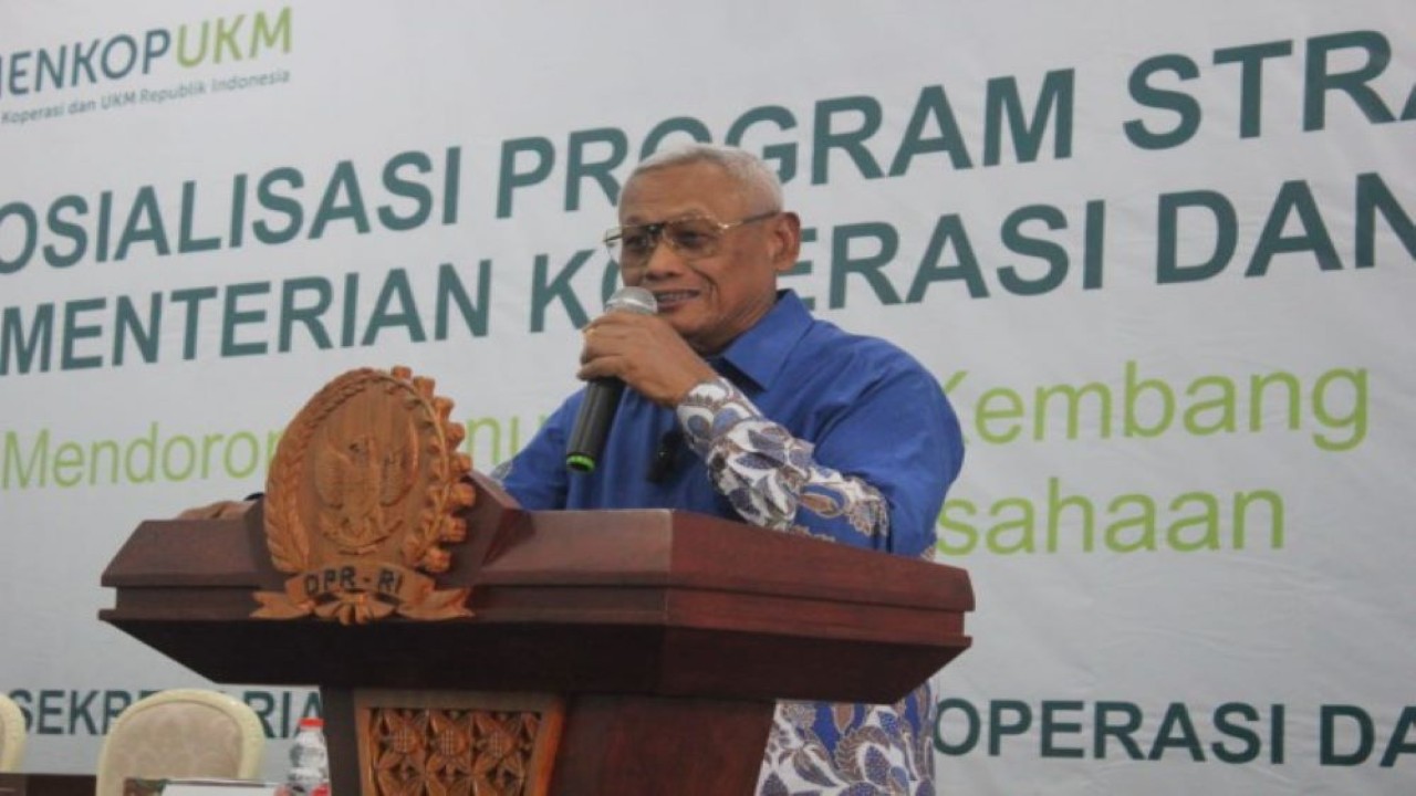 Anggota Komisi VI DPR RI Subardi saat mengikuti acara dengan ratusan pelaku UMKM, di kawasan Godean, Sleman, DIY, Rabu, (26/7/2023). (Ist/nr)