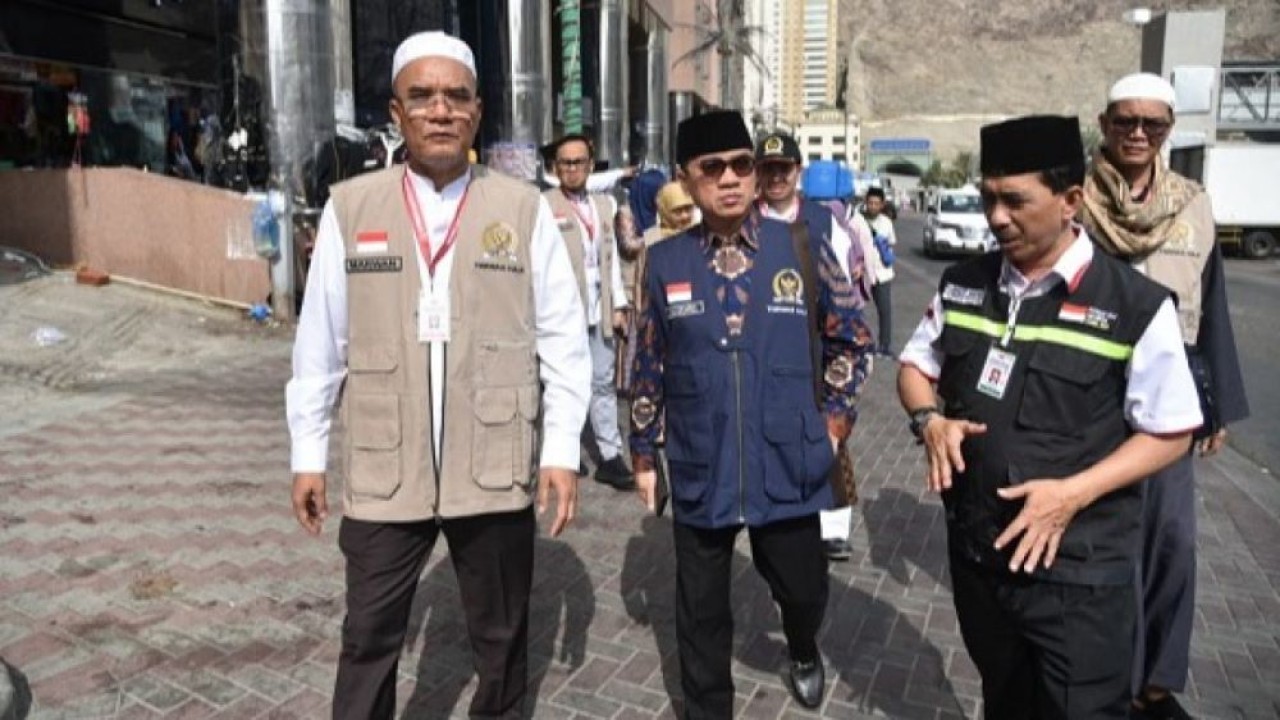 Anggota Tim Pengawas (Timwas) Haji DPR RI, Yandri Susanto (tengah). (Istimewa)