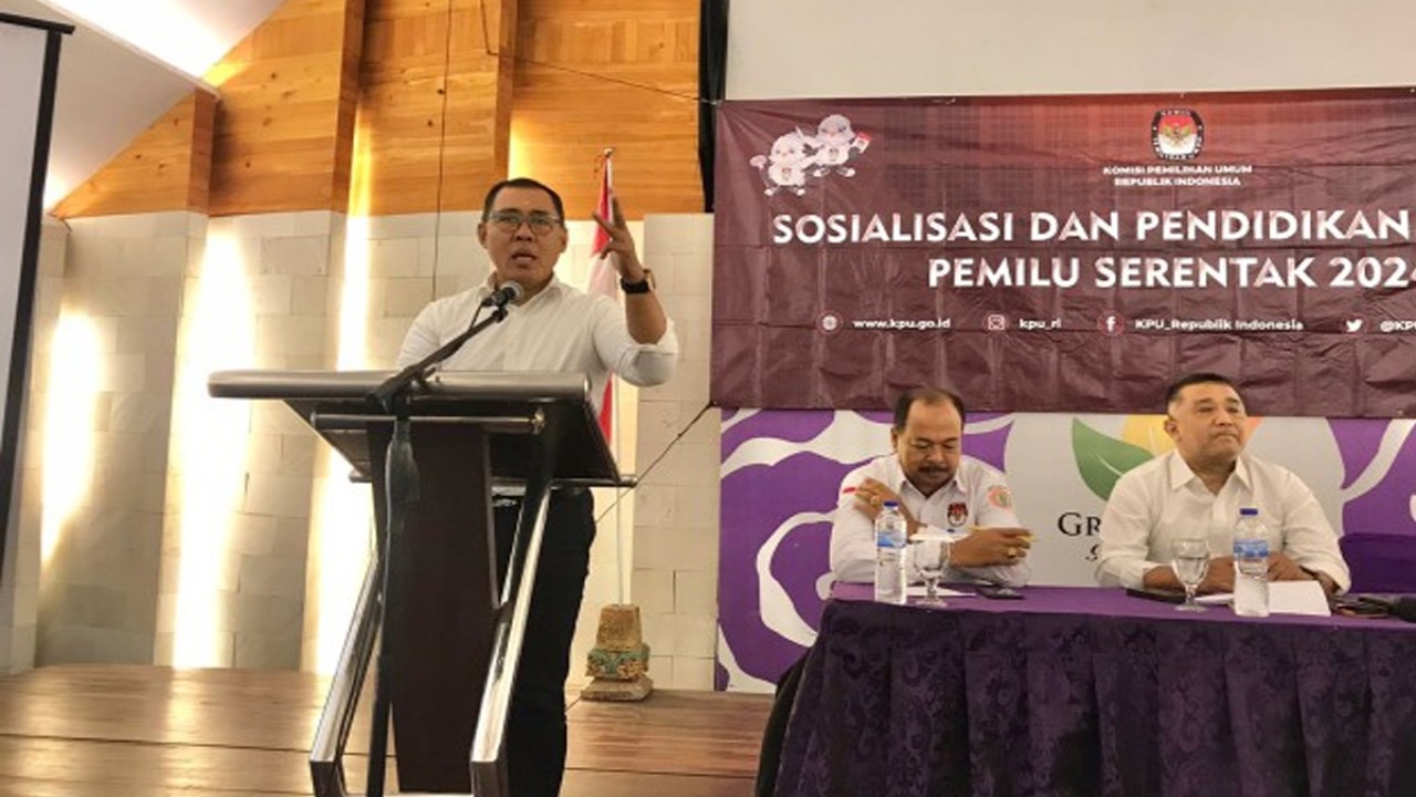 Anggota Komisi II DPR RI AA Bagus Adhi Mahendra Putra saat memberikan sosialisasi dan pendidikan politik kepada masyarakat pemilih di daerah Provinsi Bali. Foto: Ist/nr