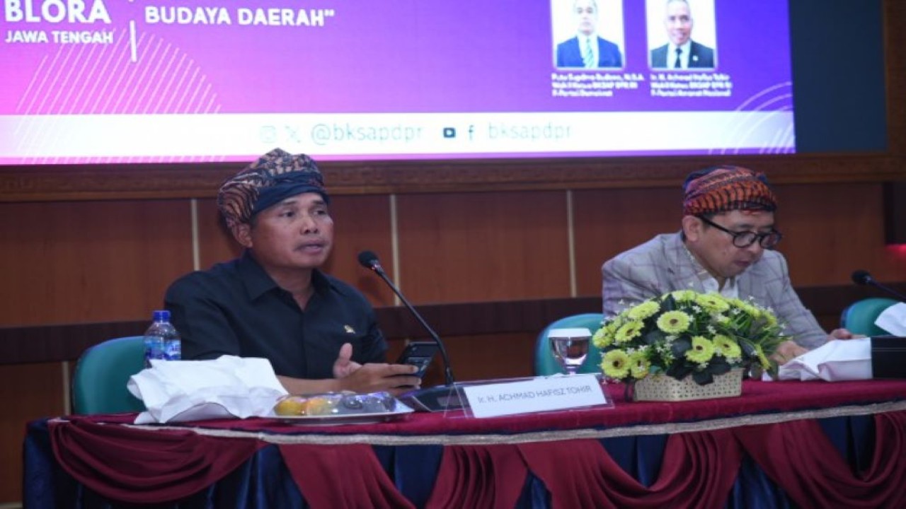 Wakil Ketua BKSAP DPR RI Achmad Hafisz Tohir saat mengikuti acara BKSAP Day di Gedung Bappeda Kabupaten Blora, Jawa Tengah, Sabtu (26/8/2023). (Oji/nr)