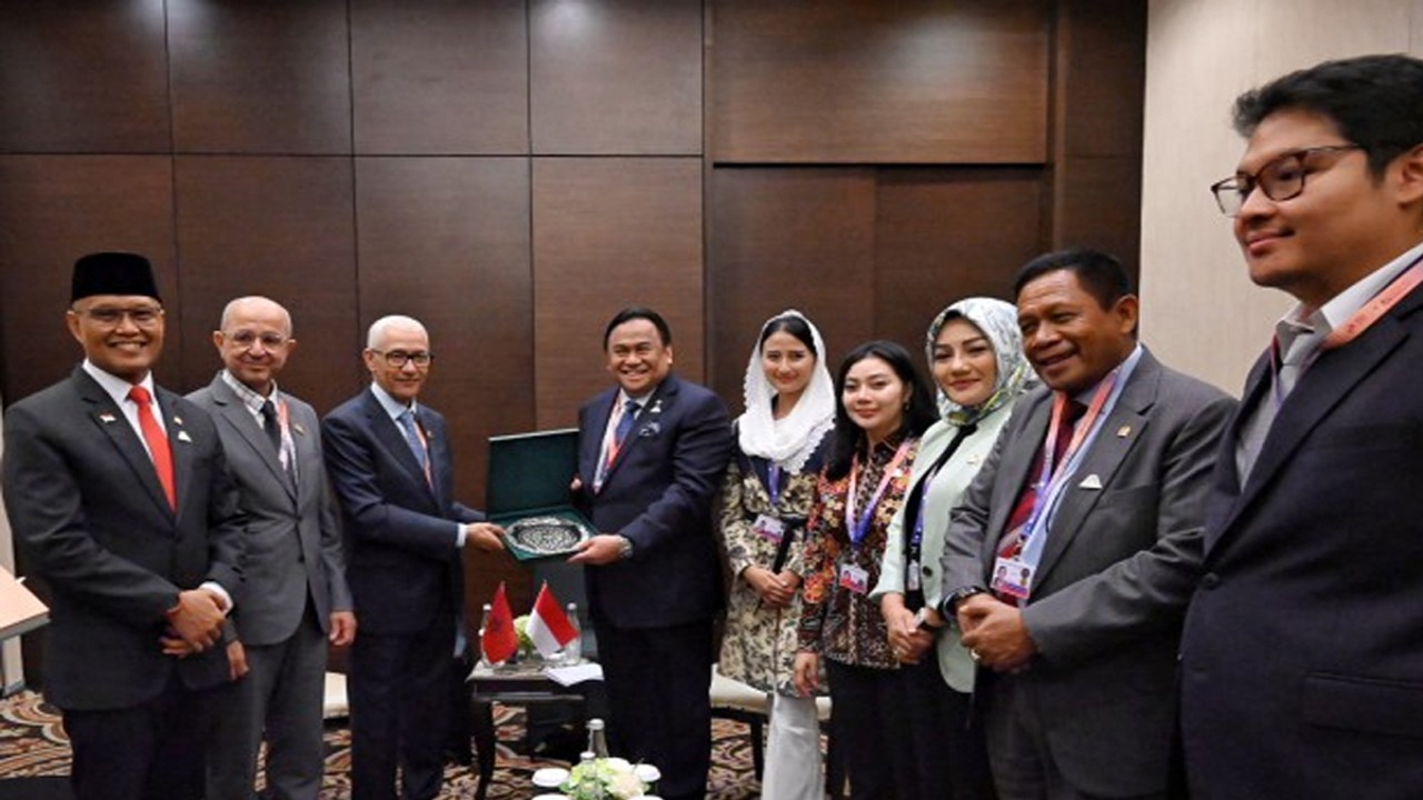 Anggota BKSAP DPR RI, Dyah Roro Esti dalam foto bersama usai pertemuan Bilateral Indonesia dan Maroko dalam rangkaian sidang umum AIPA ke-44, Jakarta, Senin (7/8/2023). Foto: Mentari/nr