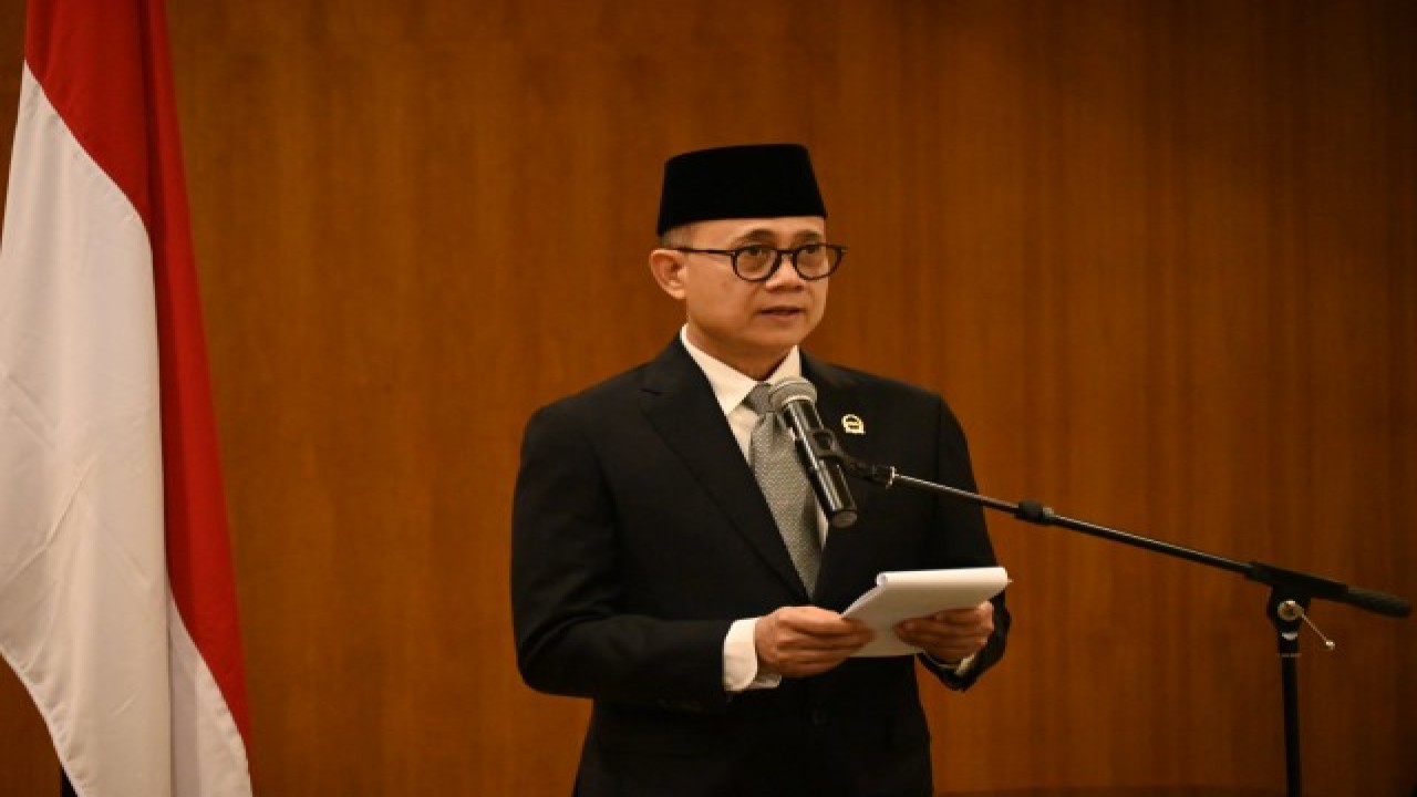 Deputi administrasi Setjen DPR RI Sumariyandono, saat melantik 22 pejabat fungsional di lingkungan Setjen DPR RI di ruang Delegasi DPR RI, Senayan, Jakarta, Jumat (4/8/2023). Foto: Farhan/nr