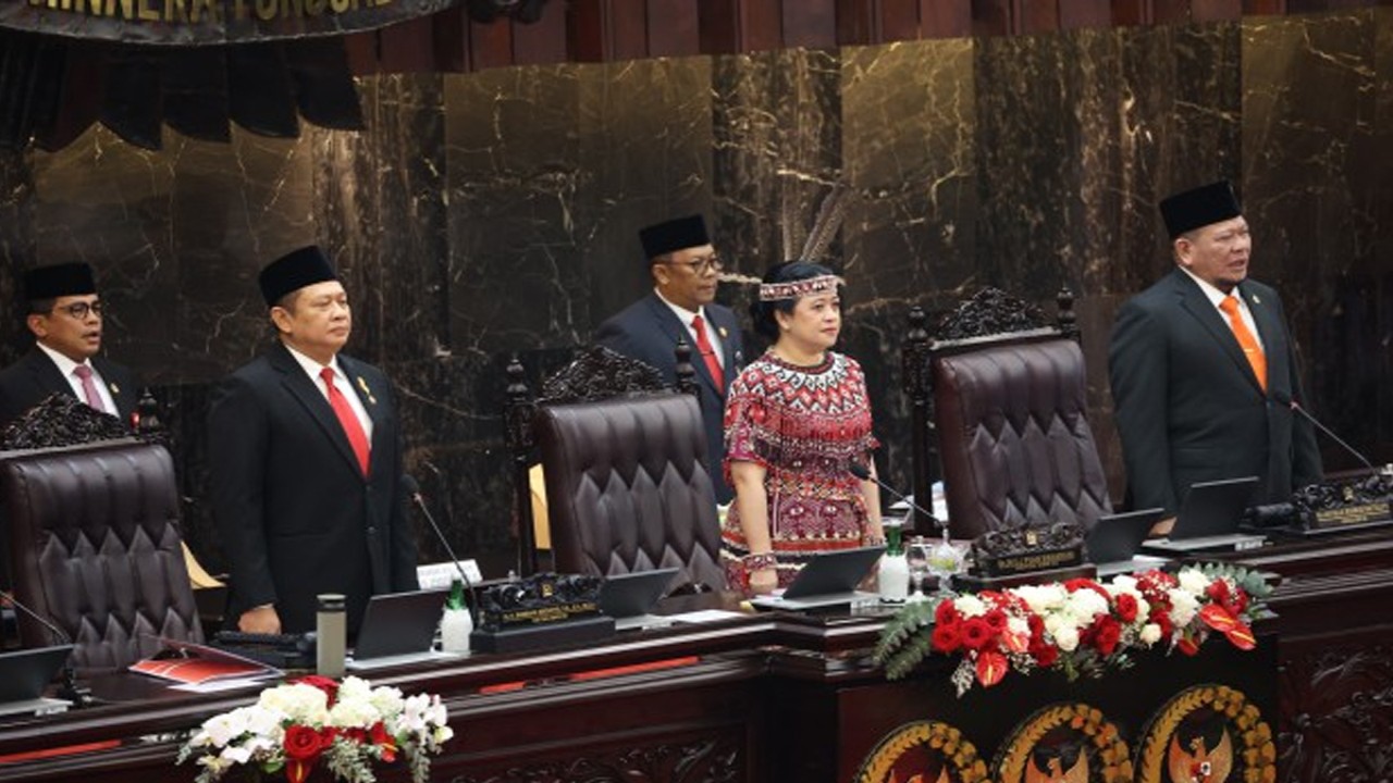 Ketua DPD AA La Nyalla Mahmud Mattalitti (kanan) saat menghadiri Pembukaan Sidang Tahunan MPR dan Sidang Bersama DPR dan DPD Tahun 2023 di Gedung Nusantara, Senayan, Jakarta, Selasa (16/8/2023). Foto: Arief/nr