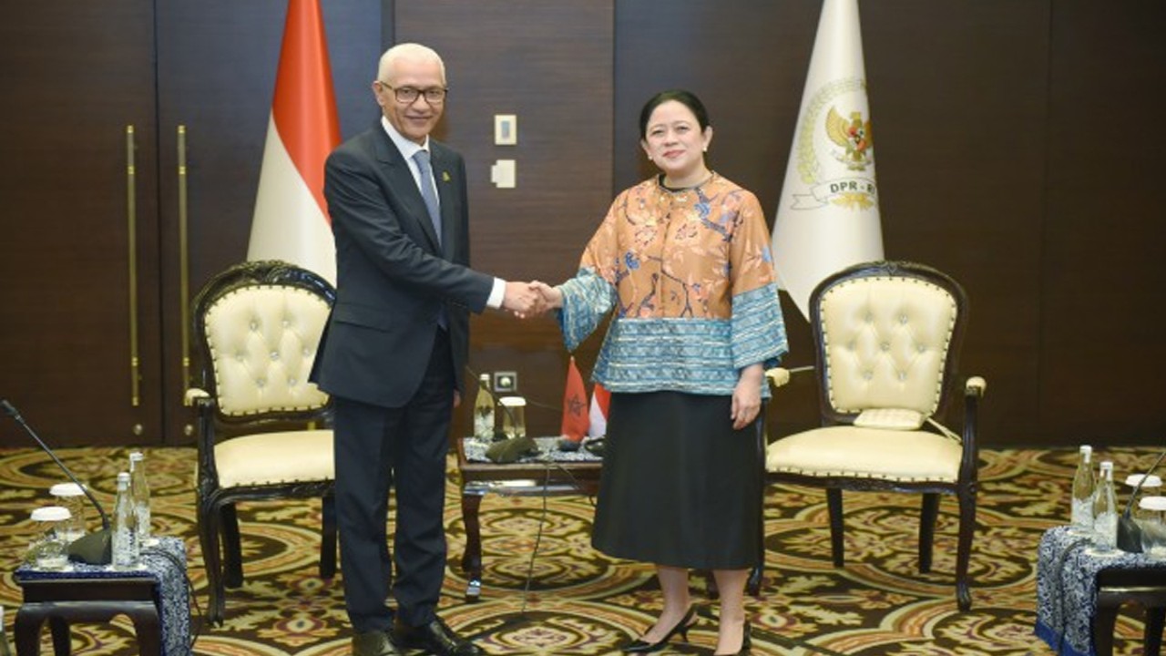 Ketua DPR RI sekaligus Presiden AIPA 2023, Puan Maharani saat melakukan bilateral meeting dengan Ketua Dewan Perwakilan Rakyat Kerajaan Maroko, Rachid Talbi El Alami di sela-sela Sidang Umum AIPA ke-44 di Jakarta. Foto: Jaka/nr