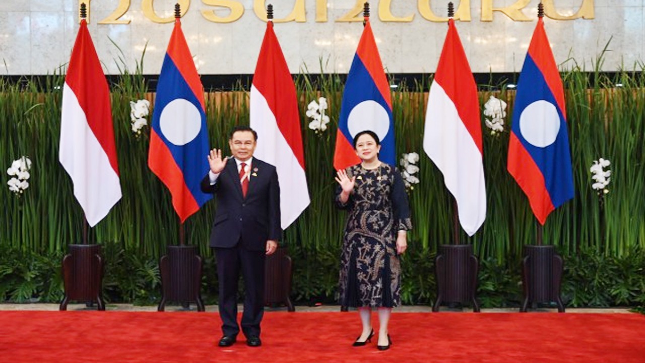 Ketua DPR RI sekaligus Presiden AIPA 2023, Puan Maharani, saat menerima kunjungan Presiden National Assembly of Laos, Xaysomphone Phomvihane di Gedung Nusantara, Jakarta, Rabu (9/8/2023). Foto: Farhan/nr