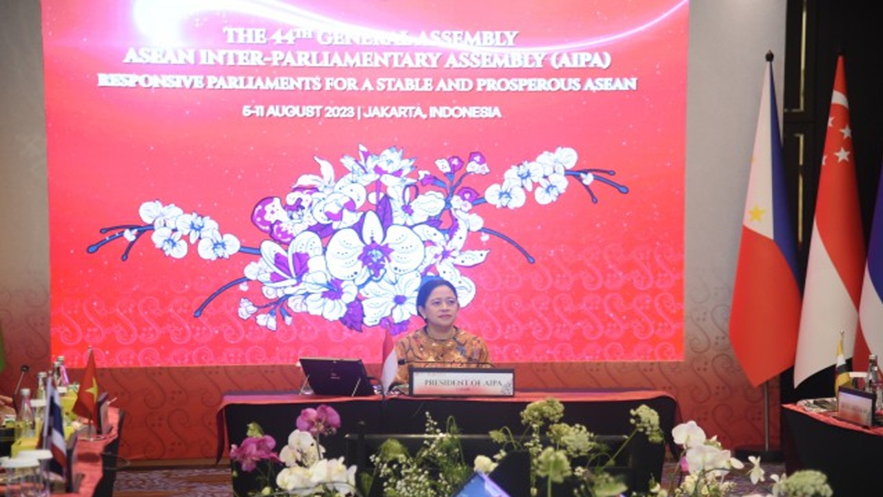 Ketua DPR RI sekaligus Presiden AIPA ke-44, Dr (H.C) Puan Maharani saat membuka Rapat ‘Young Parliamentarians of AIPA’ (YPA) dalam Sidang AIPA ke-44 di Hotel Fairmont, Jakarta, Selasa (8/8/2023). Foto: Arief/nr