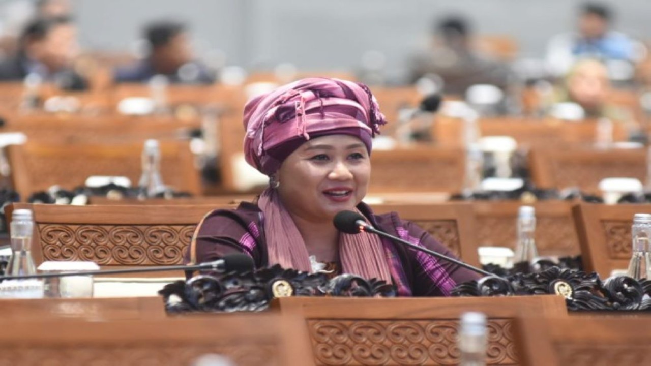 Anggota Fraksi PKB DPR RI Luluk Nur Hamidah saat interupsi Rapat Paripurna di Gedung DPR, Jakarta, Rabu (23/8/2023). (Jaka/nr)