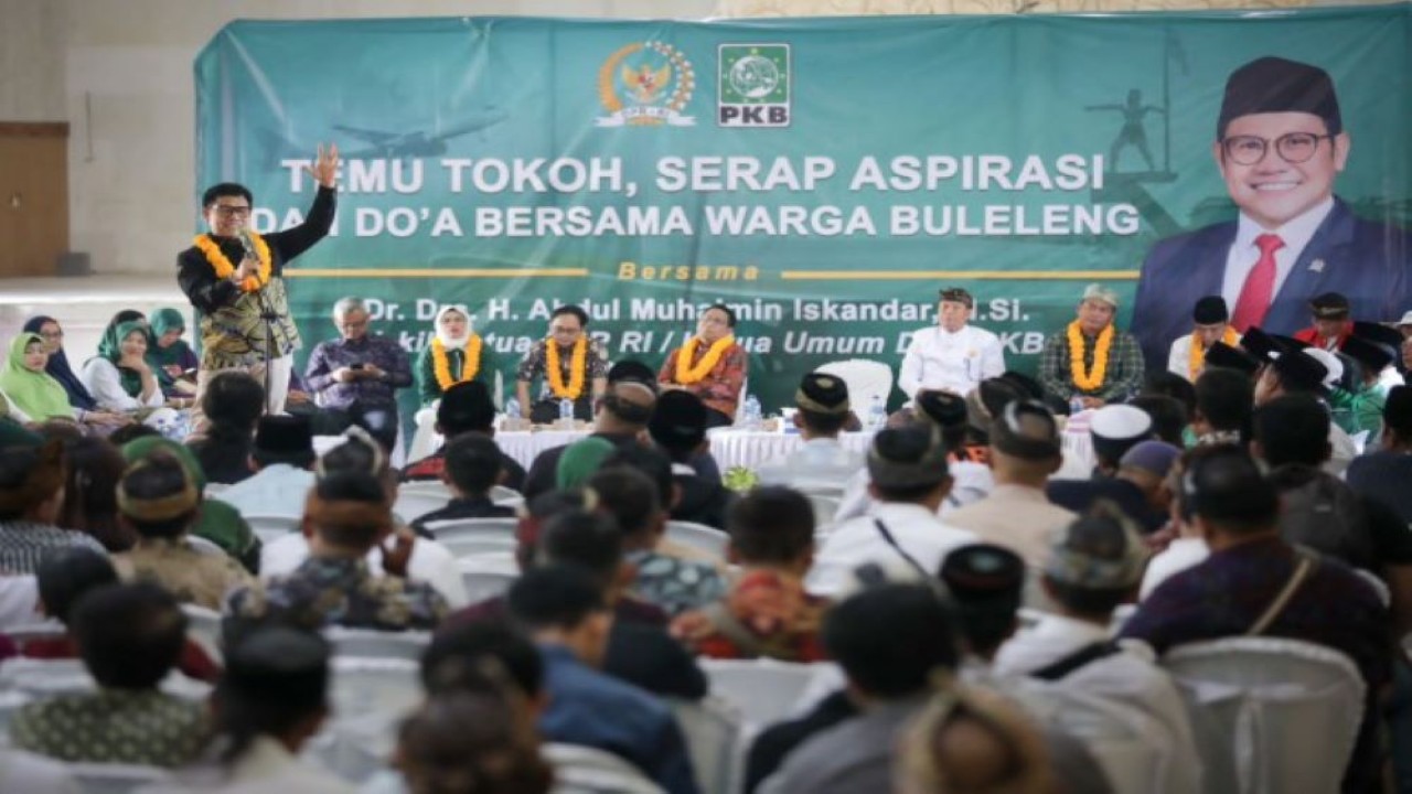 Wakil Ketua DPR RI Abdul Muhaimin Iskandar aat menerima aspirasi masyarakat Buleleng di Gedung Imaco Pelabuhan Buleleng, Bali, Selasa (22/8/2023). (Ist/Man)