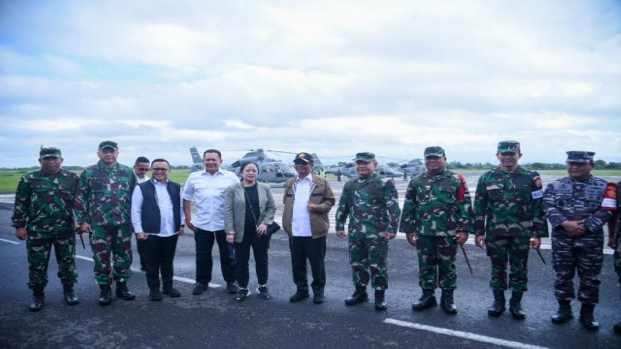 Ketua DPR RI Dr. (H.C.) Puan Maharani saat menghadiri Latihan Gabungan (Latgab) TNI 2023 pada Senin (31/7/2023). (Ist/Man)