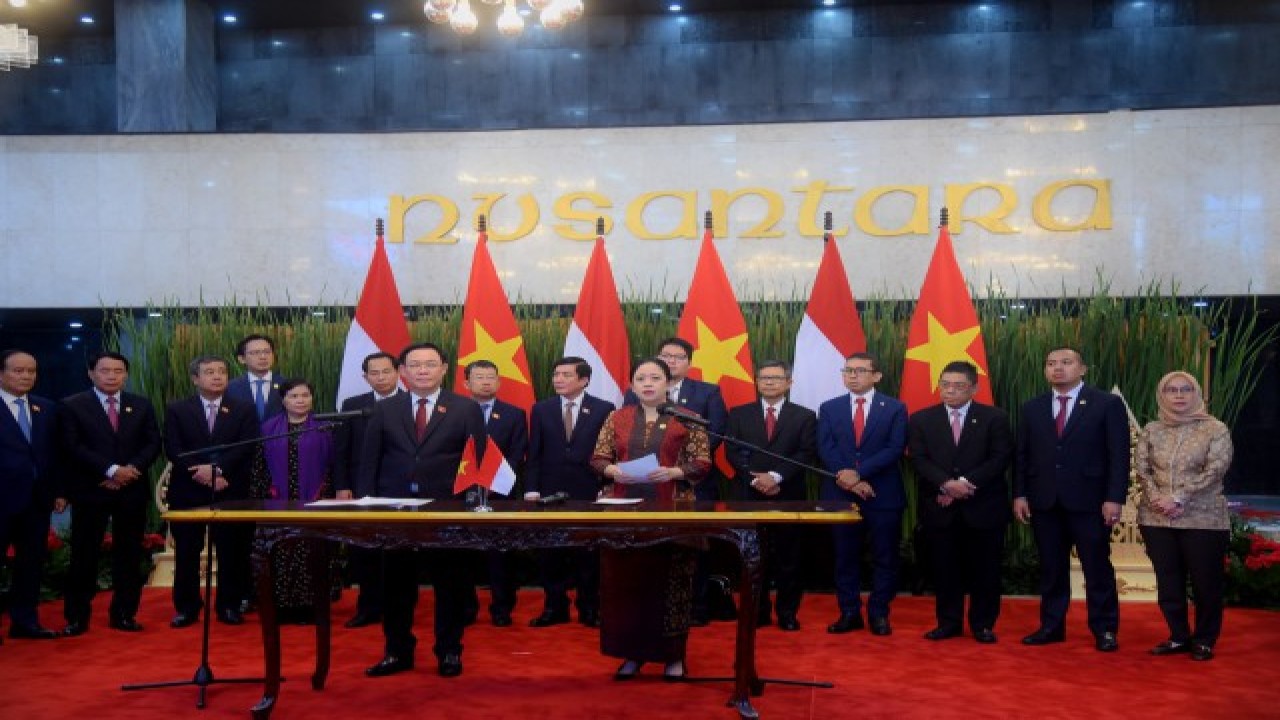 Ketua DPR RI Puan Maharani usai pertemuan bilateral dengan Ketua Parlemen Vietnam di Gedung Nusantara, Kompleks Parlemen, Senayan, Jakarta, Jumat (4/8/2023). Foto : Runi/Man