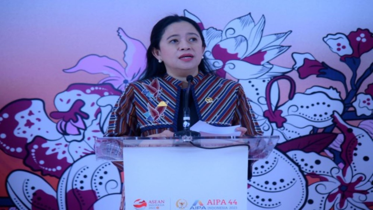 Ketua DPR RI Puan Maharani sekaligus Presiden AIPA ke-44 saat konferensi pers di Jakarta, Minggu, (6/8/2023). (Runi/Man)