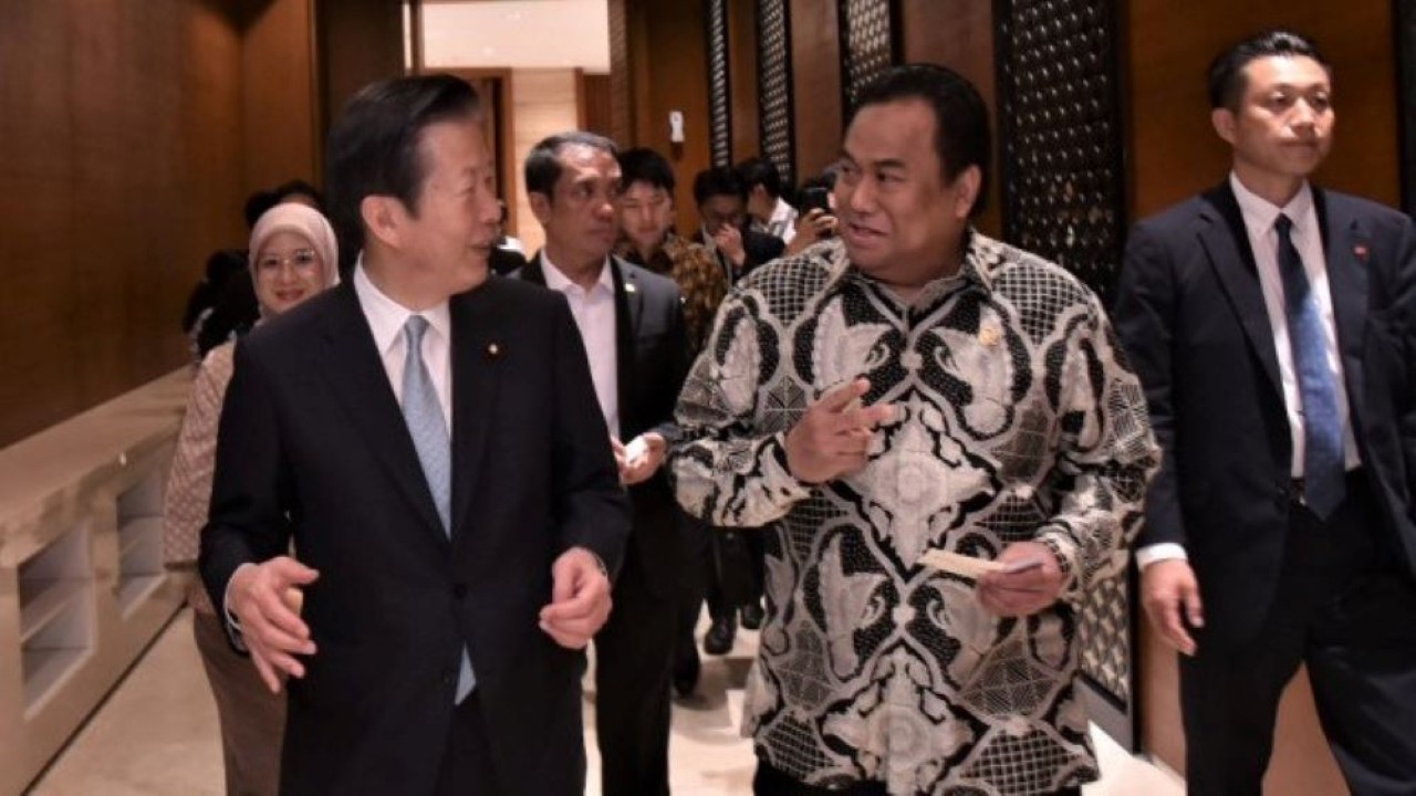 Wakil ketua DPR RI Rachmat Gobel usai menerima kunjungan delegasi Parlemen Jepang yang dipimpin oleh Natsuo Yamaguchi di Gedung Nusantara III DPR RI, Jakarta, Jumat (18/8/2023). (Azka/Man)