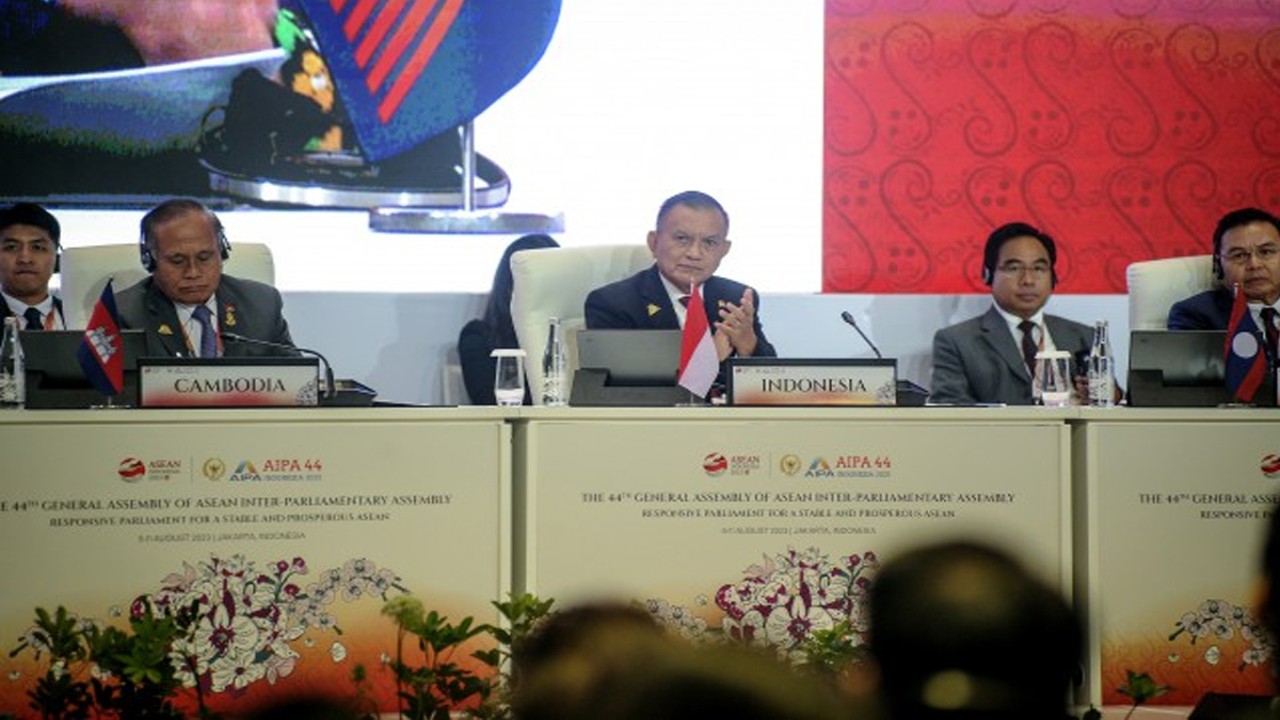 Wakil Ketua DPR RI bidang Koordinator Polhukam, Lodewijk F. Paulus saat mengikuti sidang umum AIPA di Hotel Fairmont, Jakarta, Senin (7/8/2023). Foto: Faisal/nr