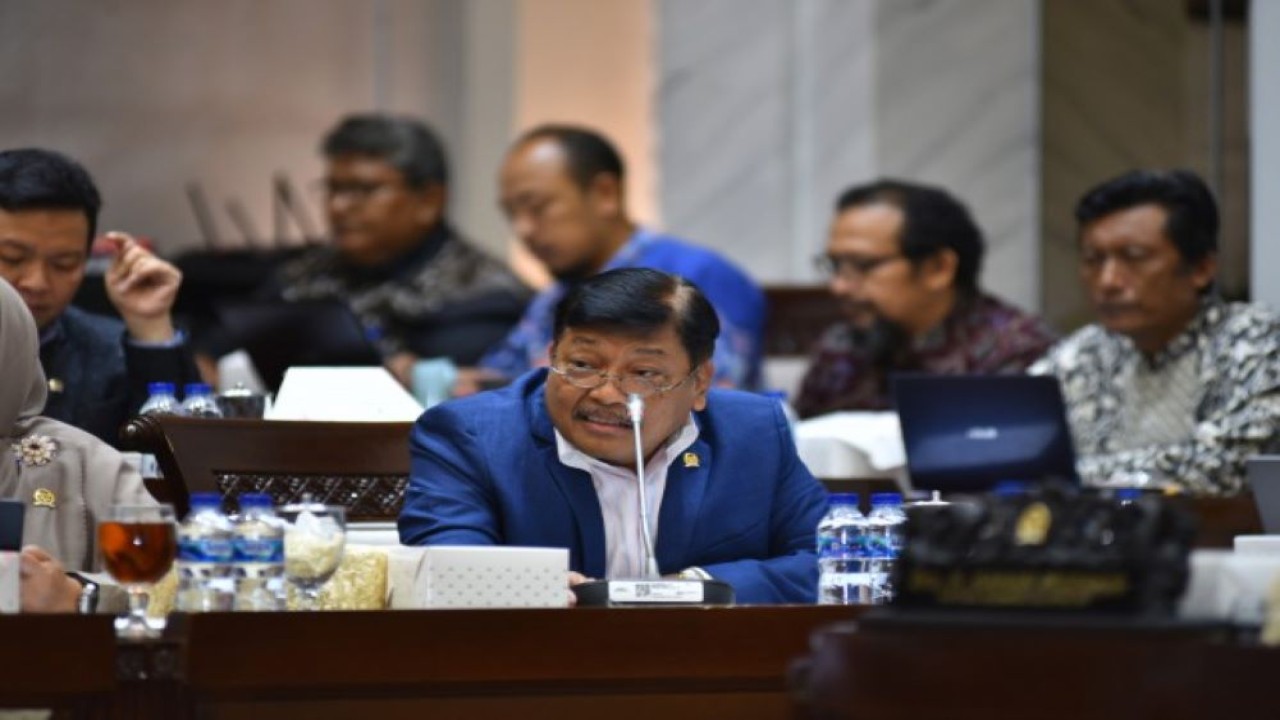 Anggota Komisi XI DPR RI Andreas Eddy Susetyo saat mengikuti Rapat Kerja Komisi XI dengan PT Bina Karya, di Gedung Nusantara I, DPR RI, Senayan, Jakarta, Kamis (14/9/2023). (Kresno/nr)