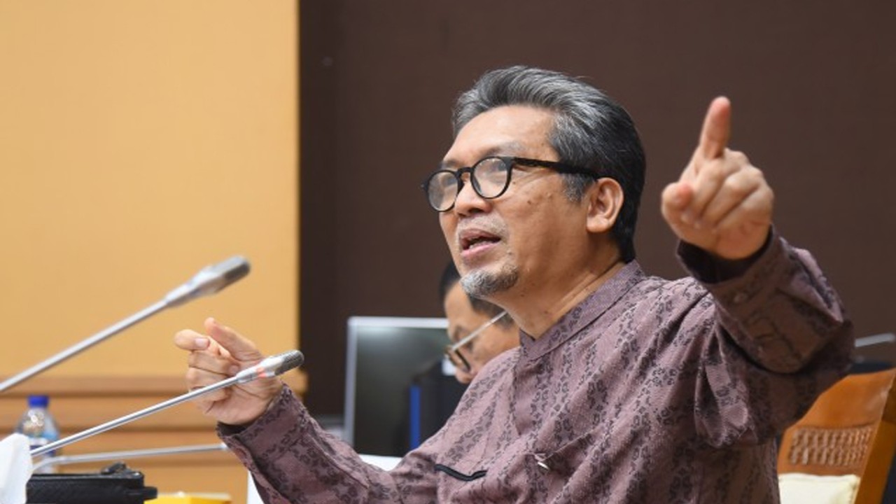 Anggota Komisi I DPR RI Almuzzammil Yusuf saat Rapat Kerja Komisi I DPR RI dengan Kemenkominfo di Ruang Komisi I, Gedung Nusantara II, Senayan, Jakarta, Selasa (19/09/2023). Foto : Runi/Man