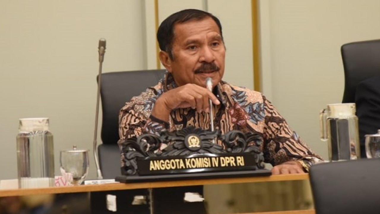 Anggota Komisi IV DPR RI Abdullah Tuasikal saat mengikuti Rapat Kerja Komisi IV dengan Menteri KKP di Gedung Nusantara, Senayan, Jakarta, Rabu (6/9/2023). Foto: Arief/nr