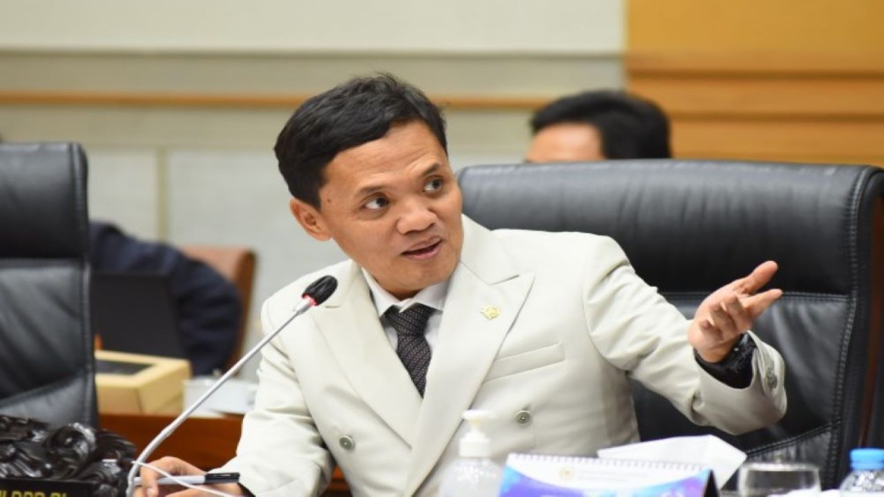 Wakil Ketua Komisi III DPR RI Habiburokhman saat memimpin rapat kerja Komisi III DPR RI dengan Kepolisian Republik Indonesia (Polri) dan Badan Narkotika Nasional (BNN). (Runi/nr)