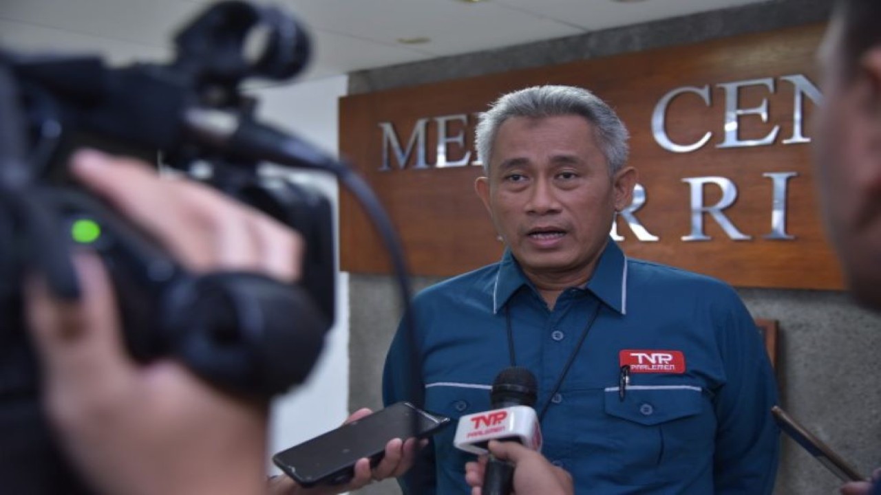 Kepala Biro Pemberitaan Parlemen Setjen DPR RI Indra Pahlevi usai konferensi pers di Media Center, Gedung Nusantara III, DPR RI, Senayan, Jakarta, Kamis (7/9/2023). (Munchen/nr)