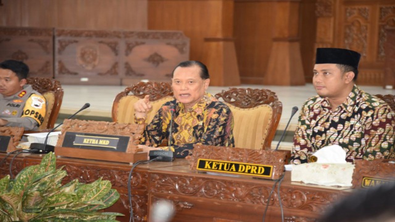 Ketua MKD DPR RI Adang Daradjatun saat melakukan sosialisasi tentang tujuan, tugas dan wewenang MKD DPR di Kantor DPRD Kabupaten Klaten, Selasa (12/9/2023). Foto: Eki/nr