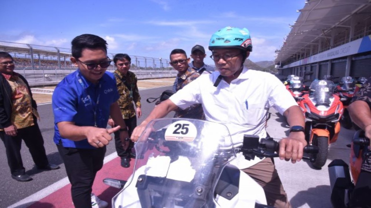 Anggota Komisi XI DPR RI Mukhamad Misbakhun saat mengikuti Kunjungan Kerja Spesifik Komisi XI DPR RI di Mandalika, Lombok, NTB pada hari Jumat (8/9/2023). (Munchen/nr)