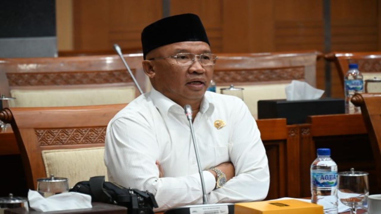 Anggota Komisi I DPR RI Mukhlis Basri saat mengikuti Rapat Kerja Komisi I Bersama Kementerian Luar Negeri dengan agenda pembahasan RKA di Senayan, Jakarta, Kamis (31/8/2023). (Farhan/nr)