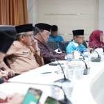 Pemkot Batam saat mengikuti Rapat Koordinasi Pengendalian Inflasi Daerah Minggu Kedua September 2023 (ANTARA/HO-Pemkot Batam)-1695113462