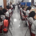 Sejumlah siswa-siswi SD sedang membaca buku di Perpustakaan Kota Medan, Sumut. ANTARA/HO-Diskominfo Kota Medan-1695728122