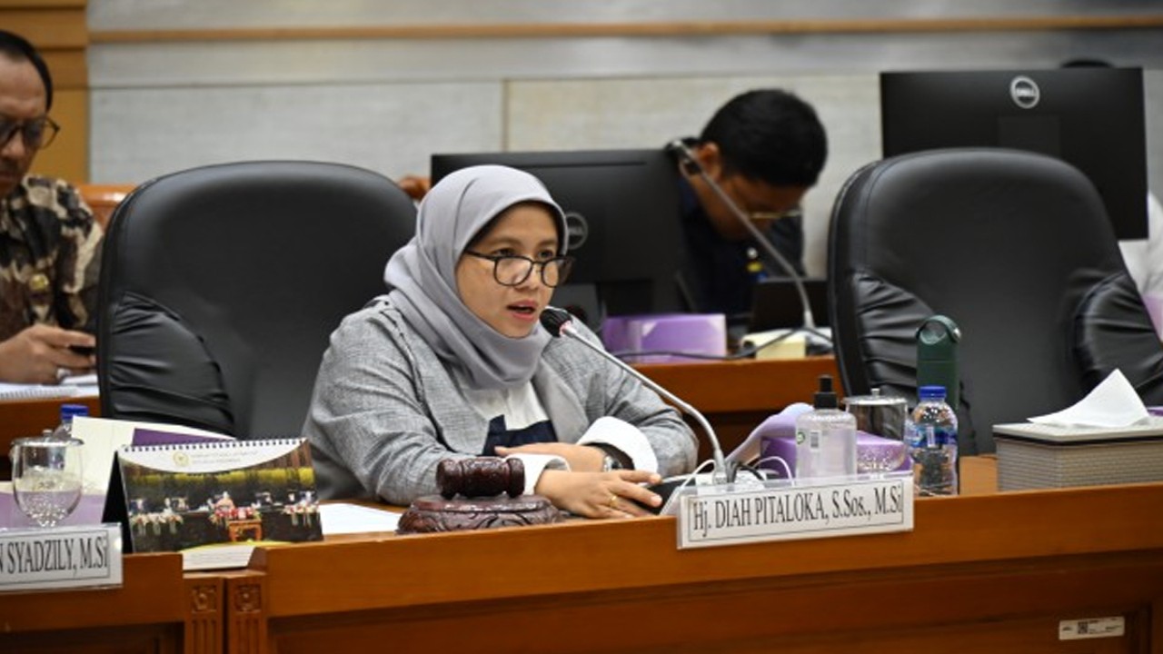 Wakil Ketua Komisi VIII DPR RI Diah Pitaloka saat memimpin Rapat Keria Komisi VI DPR RI dengan Menteri Pemberdayaan Perempuan dan Perlindungan Anak RI di Kompleks Parlemen, Selasa (4/9/2023). Foto: Farhan/nr