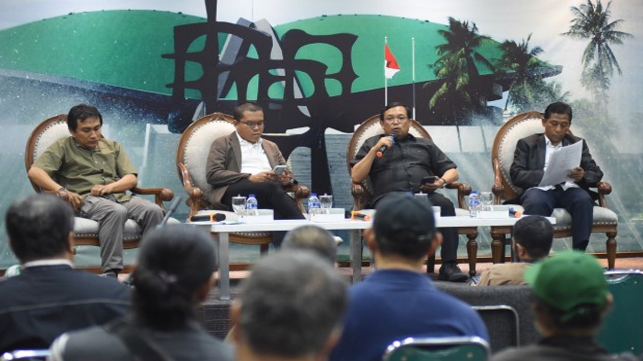 Anggota Badan Legislasi (Baleg) DPR RI Herman Khaeron saat Acara Forum Legislasi, di Ruang Media Center DPR RI, DPR RI, Senayan, Jakarta, Selasa (10/10/2023). Foto : Devi/Man