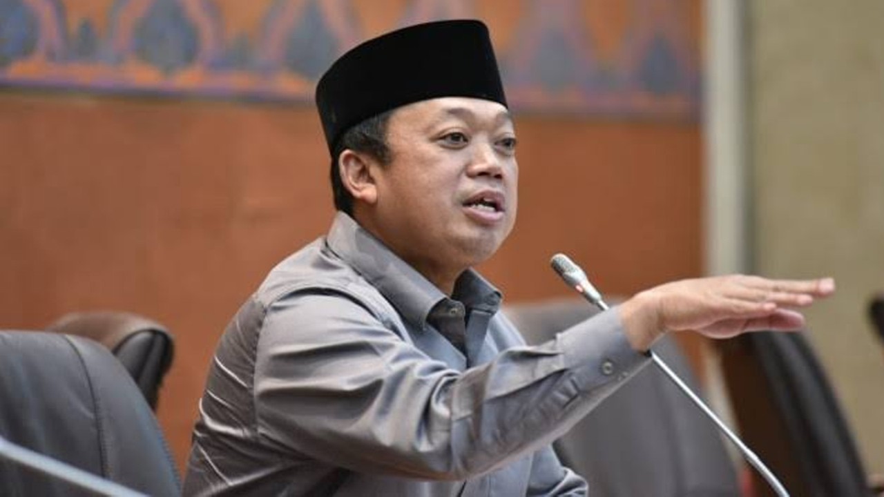 Anggota DPR RI Komisi VI Nusron Wahid mempertanyakan soal izin area penggunaan lain (APL) atas area investasi ini, yang baru dikeluarkan tahun 2023.