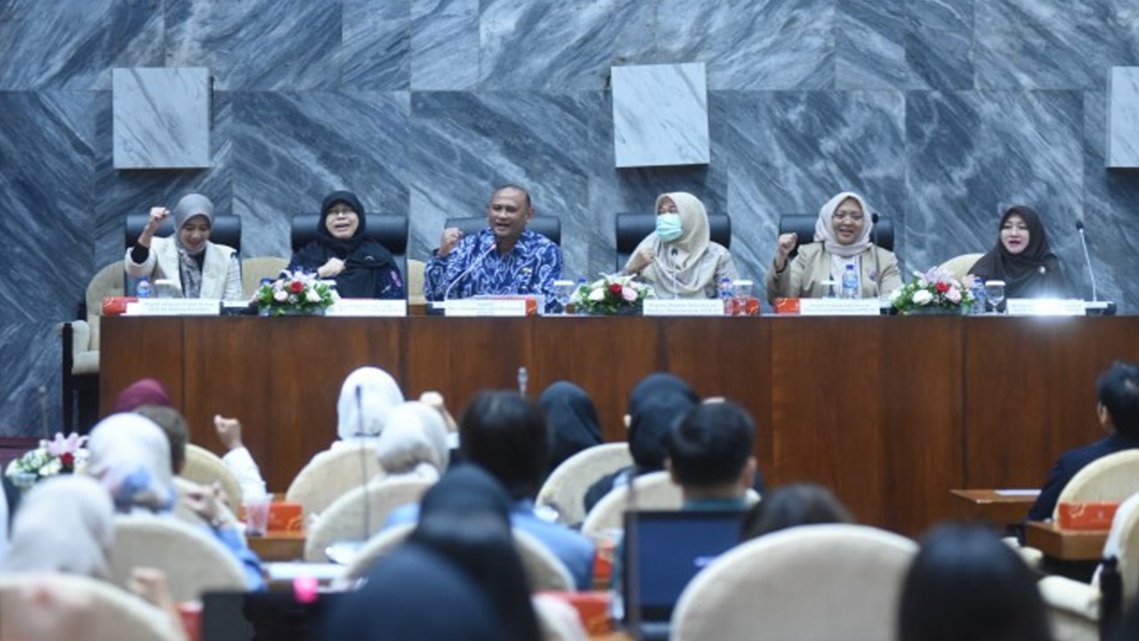 Kepala Biro Pimpinan Sekretariat Jenderal (Setjen) DPR RI Chairil Patria saat Kuliah Umum Magang Di Rumah Rakyat, Kampus Merdeka di Gedung Nusantara, Senayan Jakarta, SElasa (10/10/2023). Foto : Jaka/Man