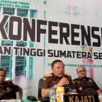 Kepala Kajati Sumsel Sarjono Turin pada konferensi pers di Palembang. (ANTARA/ M Imam Pramana)-1698736118