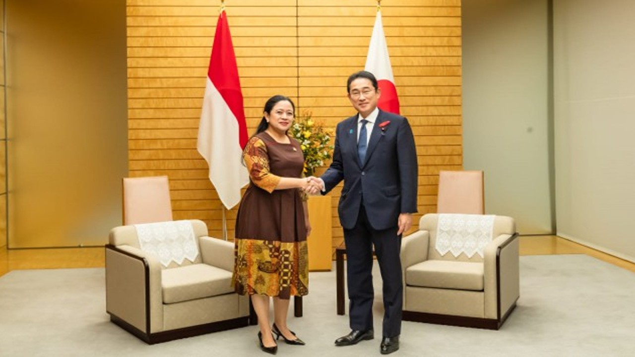 Ketua DPR RI Puan Maharani saat melakukan pertemuan bilateral dengan Perdana Menteri (PM) Jepang Fumio Kishida di Kantor Perdana Menteri Jepang, Tokyo. Foto: Ist/nr