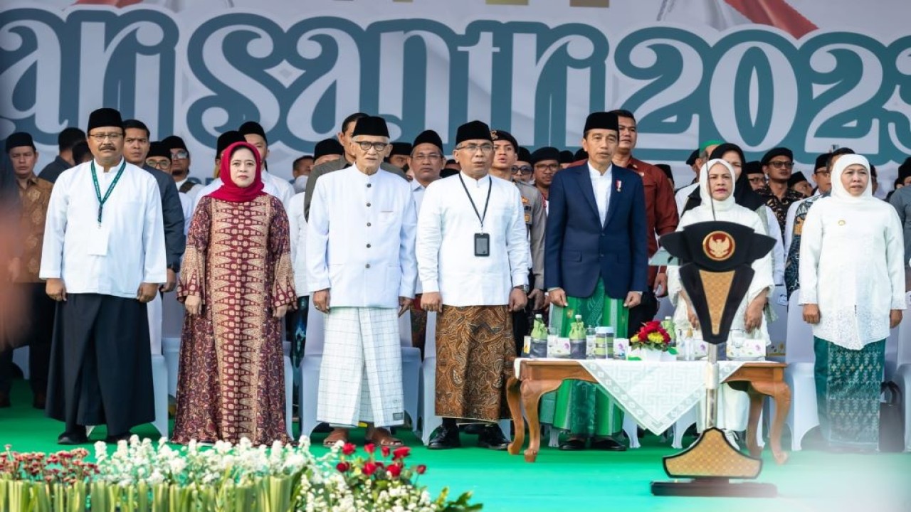 Ketua DPR RI Dr. (H.C) Puan Maharani menghadiri peringatan Hari Santri Nasional 2023, di Tugu Pahlawan, Surabaya, Jawa Timur (Jatim), pada Minggu (22/10/2023). (Istimewa)