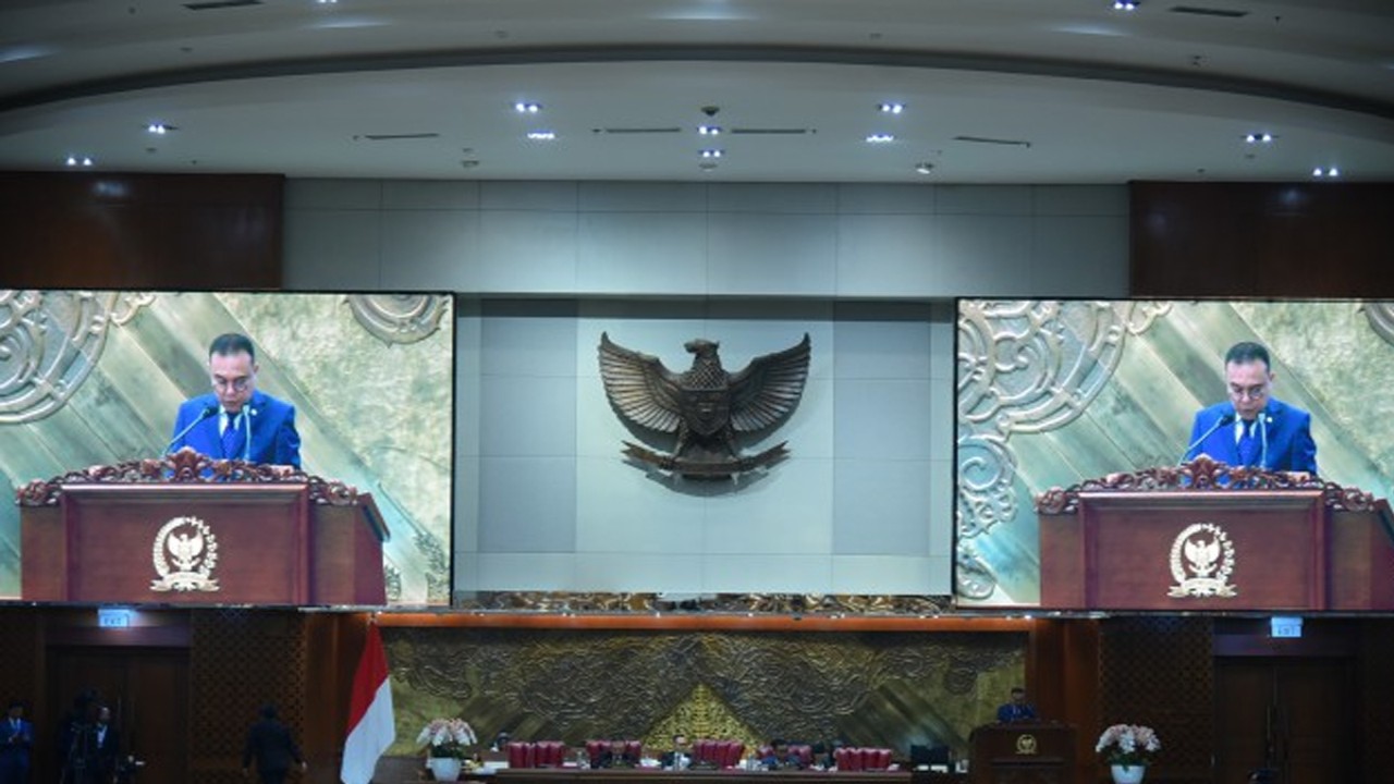 Wakil Ketua DPR RI Koordinator Bidang Ekonomi dan Keuangan Sufmi Dasco Ahmad saat memimpin Sidang Paripurna yang dilakukan di Gedung Nusantara II, DPR RI, Senayan, Jakarta, Selasa (3/10/2023). Foto : Oji/Man