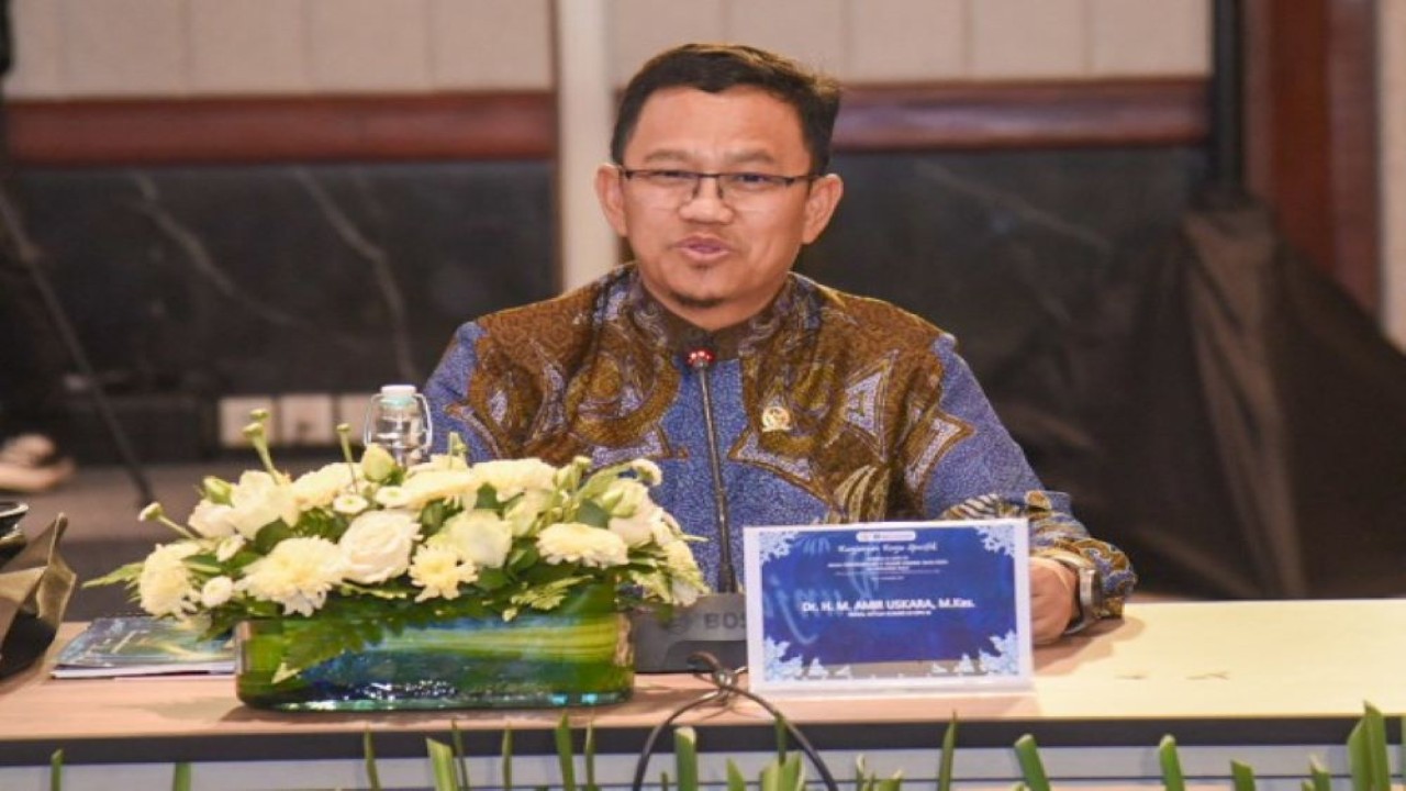 Wakil Ketua Komisi XI DPR RI Amir Uskara saat mempimpin pertemuan Tim Kunjungan Kerja Spesifik Komisi XI DPR RI ke Provinsi Bali, Kamis (24/11/2023). Foto: Geraldi/nr