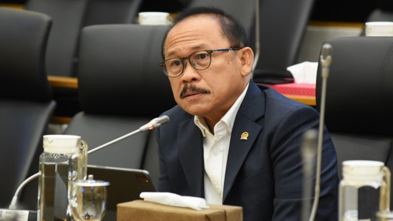 Anggota Komisi IV DPR RI Suhardi Duka dalam Rapat Kerja Komisi IV dengan Kementerian Pertanian di Gedung Nusantara, Senayan, Jakarta, Senin (13/11/2023). Foto : Arief/Man