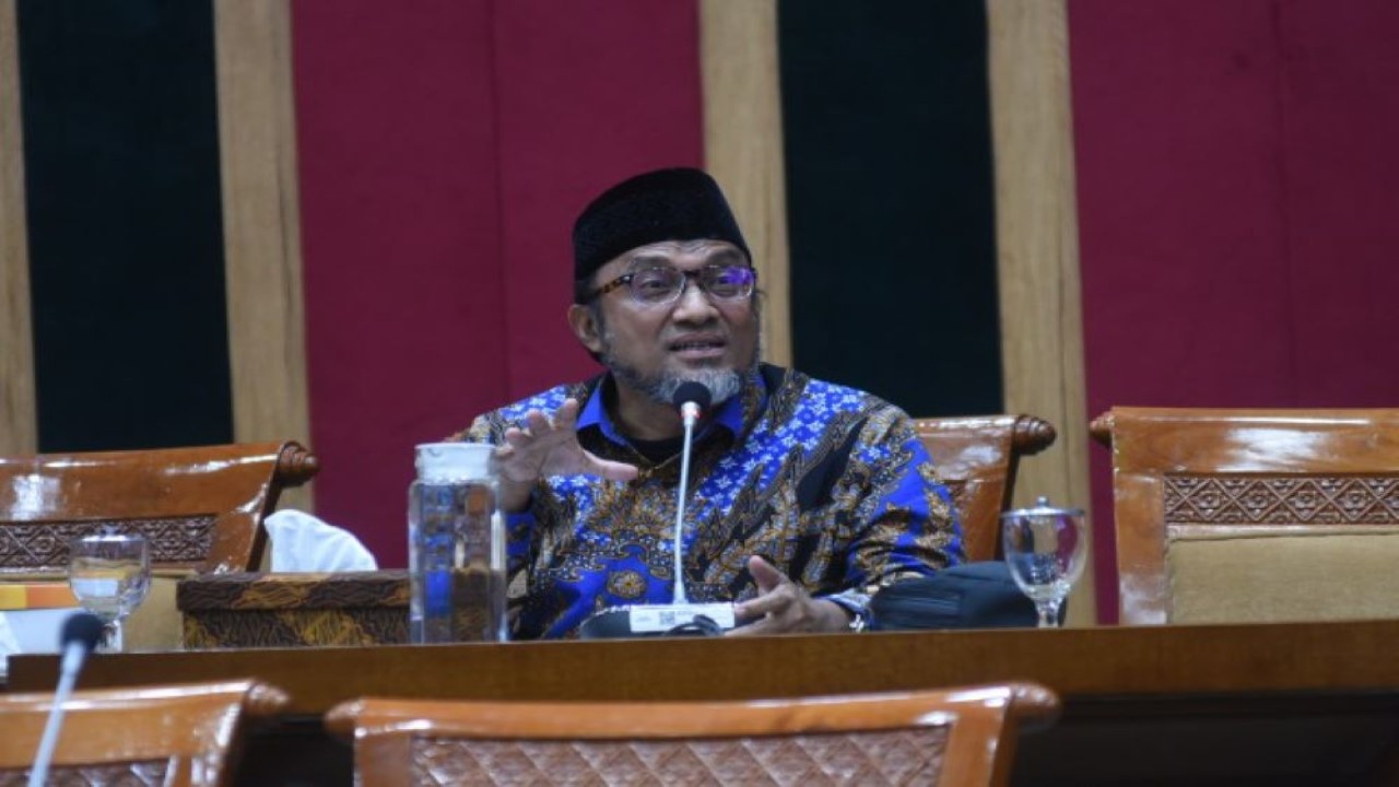 Anggota Komisi X DPR RI Fahmi Alaydroes saat mengikuti Rapat Dengar Pendapat Umum (RDPU) dengan Ketua DPR Aceh, serta Pimpinan dan Anggota Komisi V DPR Aceh di Senayan, Jakarta, Selasa (14/11/2023). Foto: Jaka/nr
