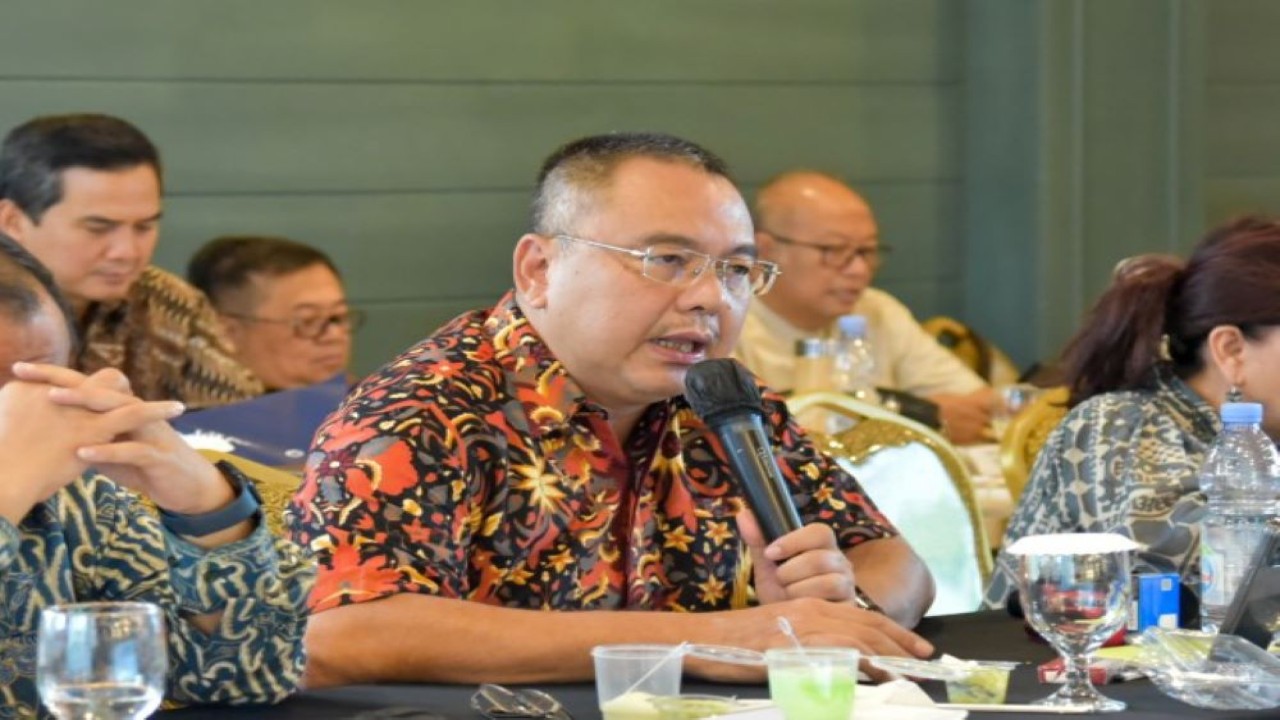 Anggota Komisi VI DPR Harris Turino saat mengikuti Kunjungan Spesifik Komisi VI DPR ke Palembang, Sumatera Selatan pada Rabu (22/11/2023). Foto: Safitri/nr